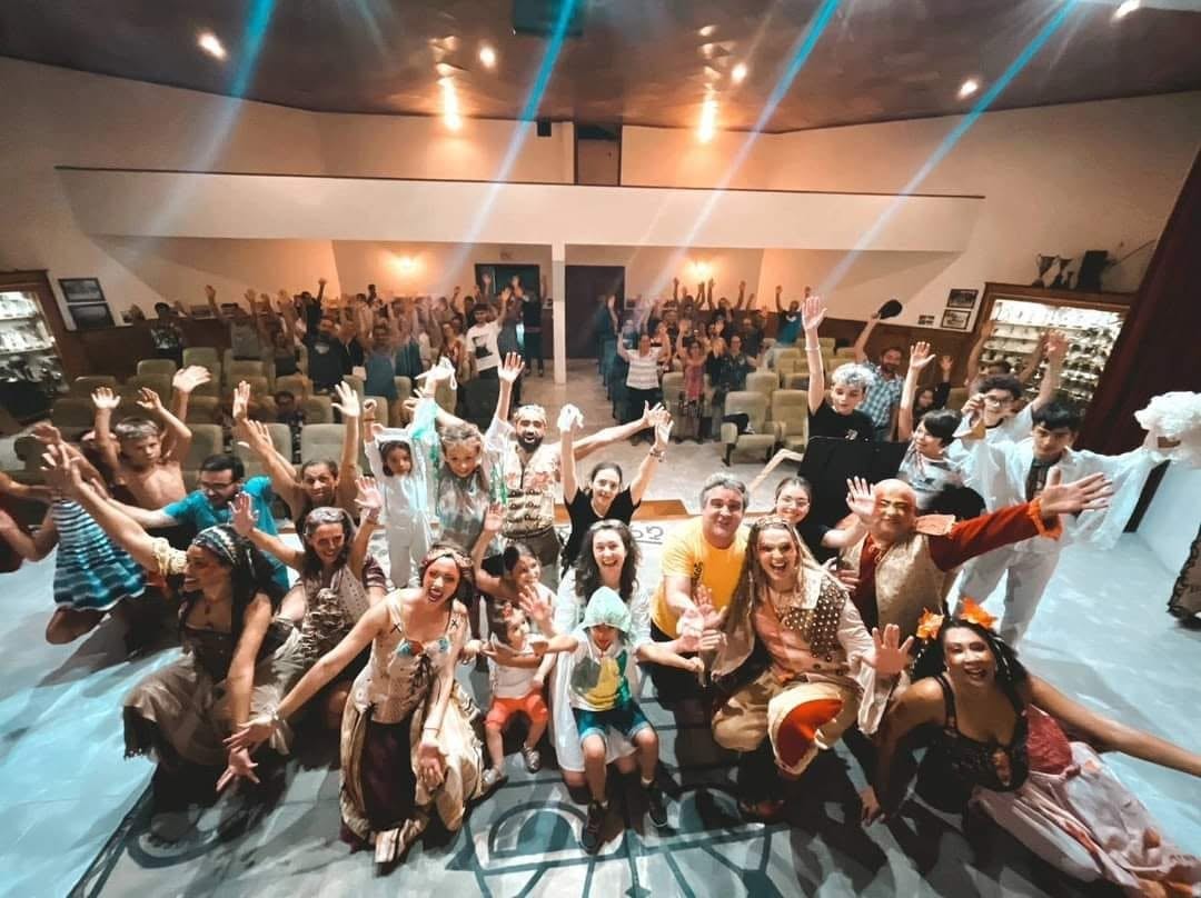 Os Ciclomáticos — elenco e público Porto d'Artes